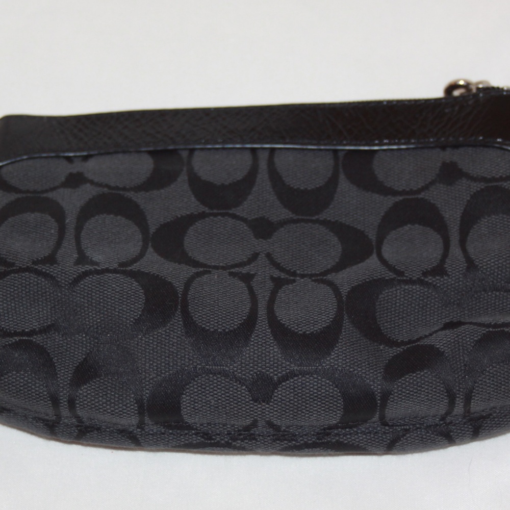 COACH Black Signature Wristlet GUC - Picture 3 of 4